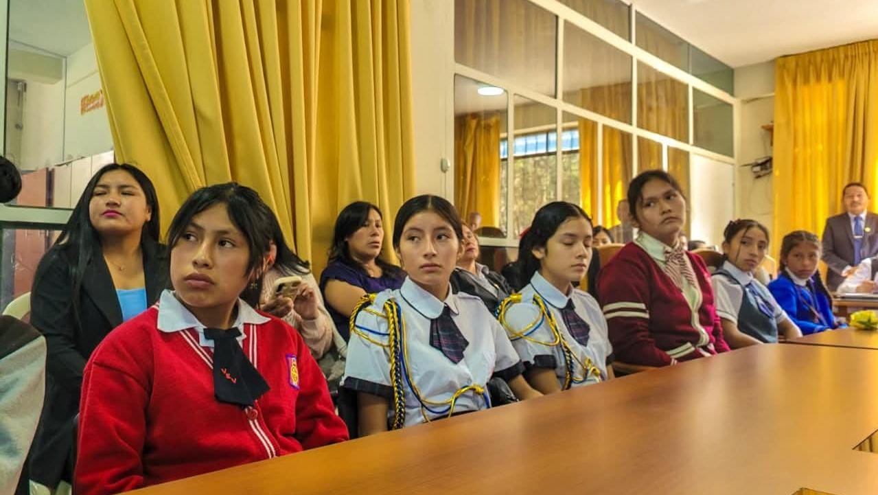 DRE Huánuco celebra el V Concurso de Disertación Ejercicio de la Ciudadanía 2025